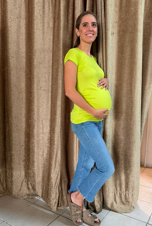 Blusa de maternidad algodón verde limon